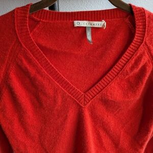 Qi Cashmere Red V-Neck 100% Cashmere Sweater - Size M